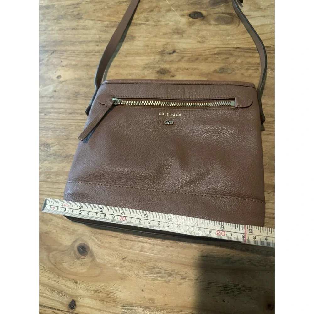 Cole Haan Brown Pebbled Leather Crossbody Bag Adjustable Strap Zip Pockets